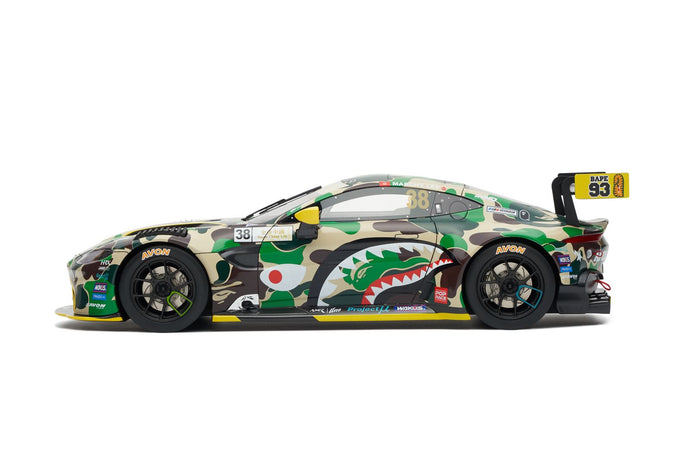 BAPE® X ASTON MARTIN GT3 1/18 MODEL CAR