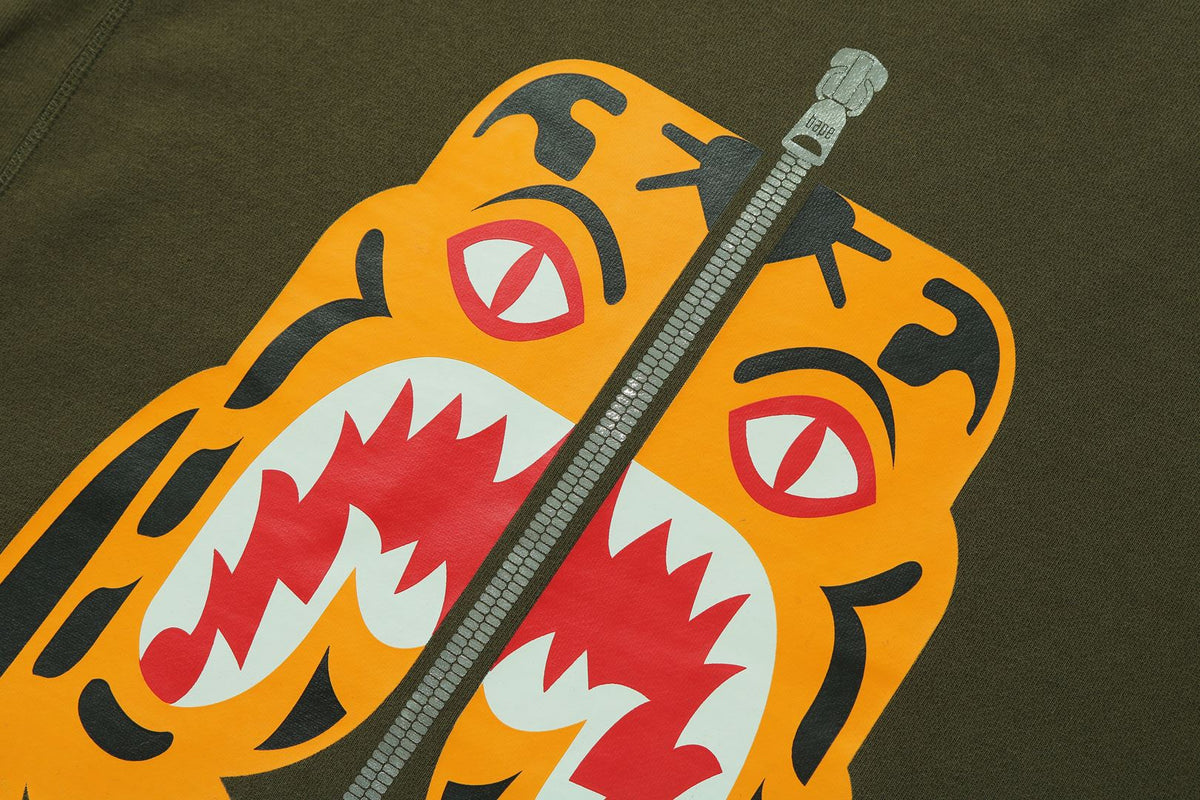 TIGER CREWNECK