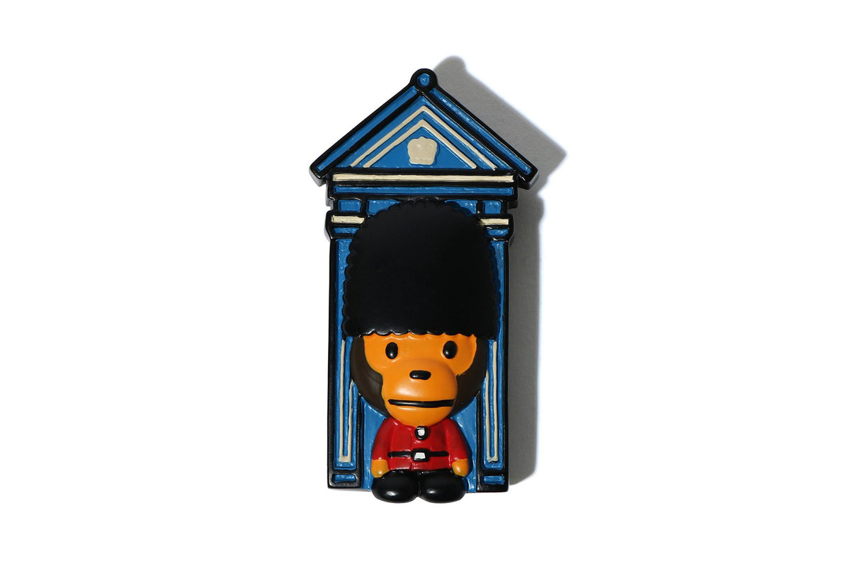 BAPE STOREÂ® LONDON BABY MILO THE GUARDS SENTRY BOX MAGNET